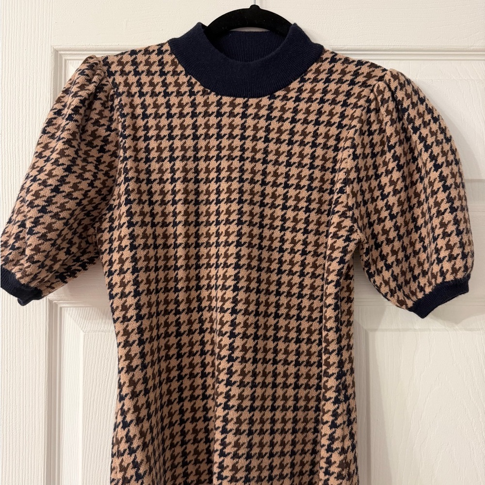 Navy and Tan Houndstooth Puff Sleeve Knit Dress